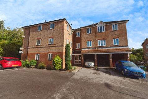 Fareham, PO15 - property photo