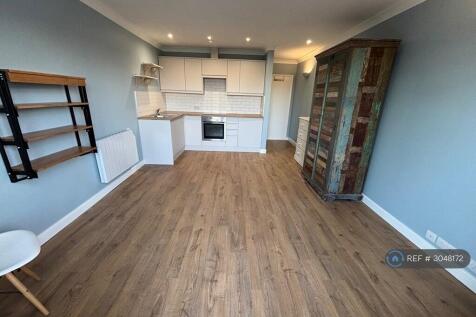 Woodbury Close, Christchurch, BH23 photo 3