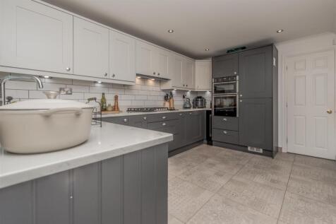 Fitted Breakfast Kitchen: