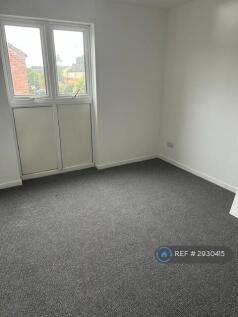 Blackheath Crescent, Milton Keynes, MK13 photo 5