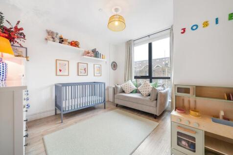 Principal Bedroom (1).JPG