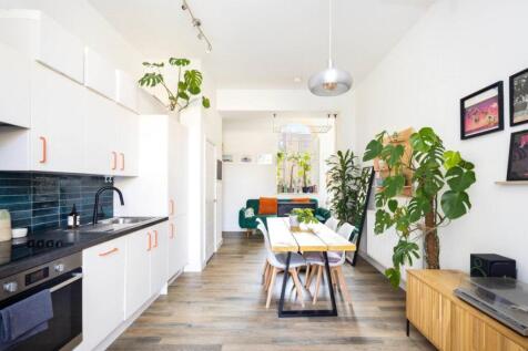 Kitchen/Living Area