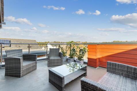 A09 - 18 Baltic Way Totnes - 250926.jpg