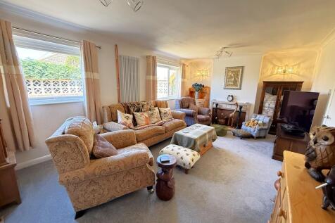 LIVING ROOM 1
