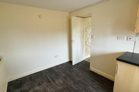 Bolahaul Road, Cwmffrwd photo 4