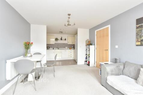 Lounge/ Dining Area