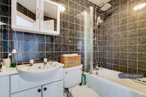 Angelica Drive, London, E6 photo 4