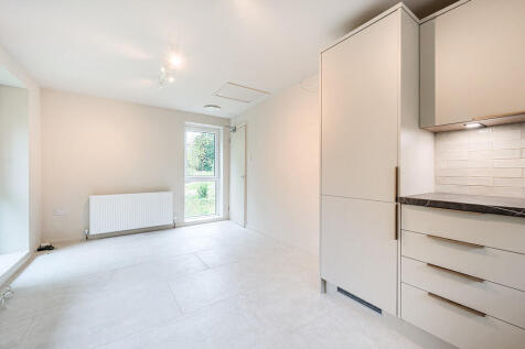 Living/dining are...