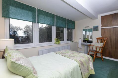 Bramleys Estate Agents - Pinfold Lane - Fixby (27)