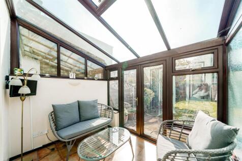 76 Roberts Road-6.jpg