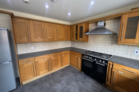 Langport Crescent, Oakhill, MK5 photo 5