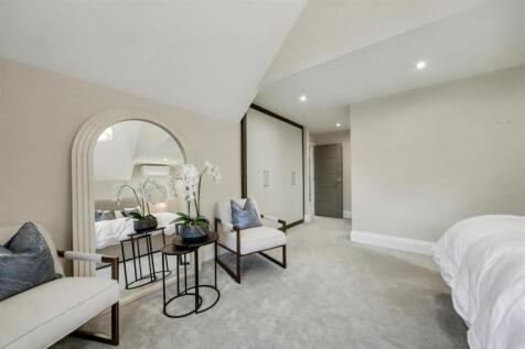 Master Bedroom (1).jpg