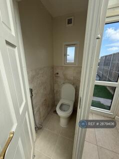 Coombewood Drive, Romford, RM6 photo 5
