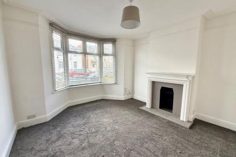 Annexe, Camp Road, St Albans, Hertfordshire photo 3