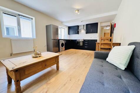 Colum Road, Cathays, Cardiff photo 3