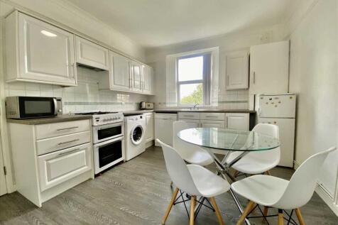 3 Bedroom House in PL4 6LA