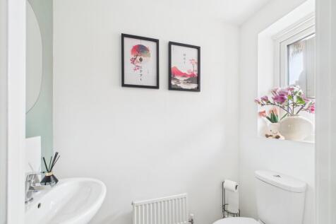 CAM03293G0-PR0247-STILL005