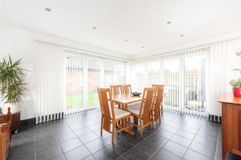 Station Road, Woburn Sands, Buckinghamshire, MK17 photo 4