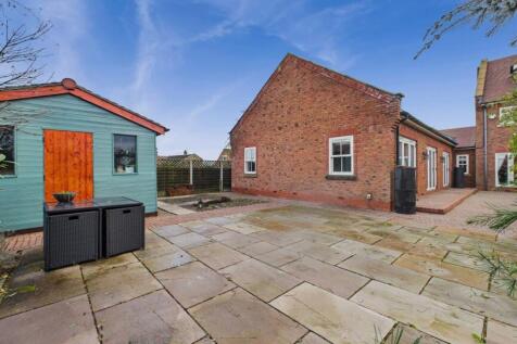 CAM02351G0-PR0089-STILL026 (1)