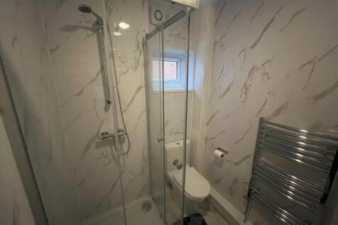 GROUND FLOOR BATHROOM