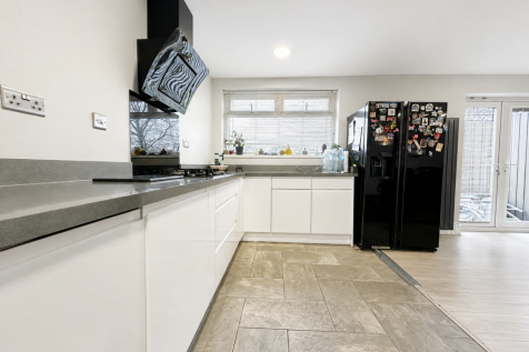 Kitchen image 3.png