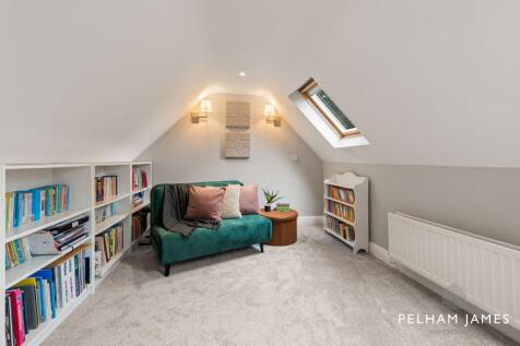 Bedroom One, Greytrex House, Stamford
