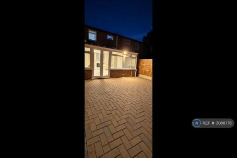 Private Low-Maintenance Rear Garden