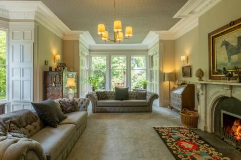Formal Lounge