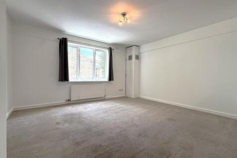 Spicer Court, Stanley Road, Enfield photo 5