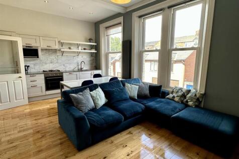 Lounge Kitchen.jpg