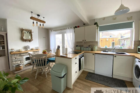 Scarborough, YO12 - property photo