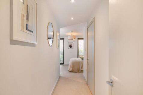 0F1HRE - Bedroom H.jpg