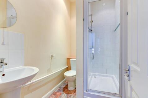 183 Queens Park Road Bathroom (2)