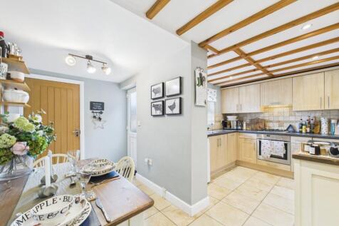 Kitchen/Dining Area