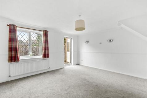 84 Marlow Rd, HP11 1TH-6.jpg