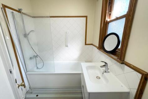 bathroom1.jpg