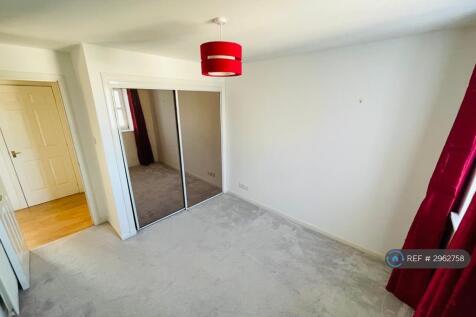 Spare Bedroom / Office