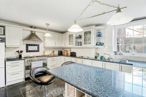 Kitchen / Breakfast Room