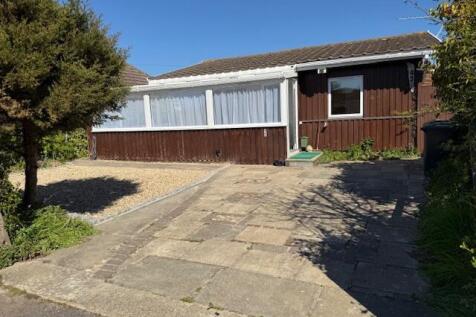 2 bed detached bungalow to rent Wheatlands Avenue