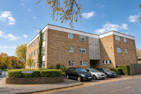 Well-Presented Two-Bedroom Flat in Woking