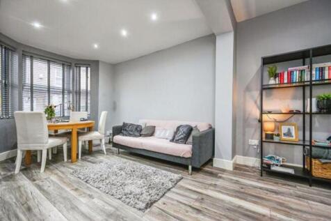 Student 3 bedroom House - Pengwern Grove, L15 photo 3