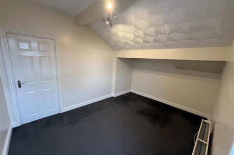Lowfield Road, Stockport photo 4