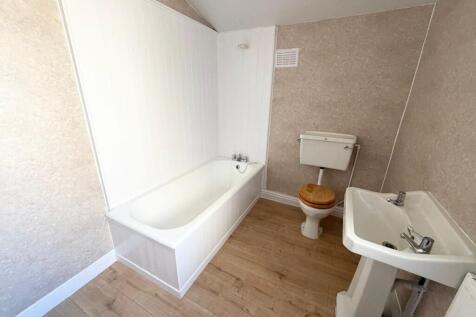 Derry Street, Barrow-In-Furness, LA14 photo 4