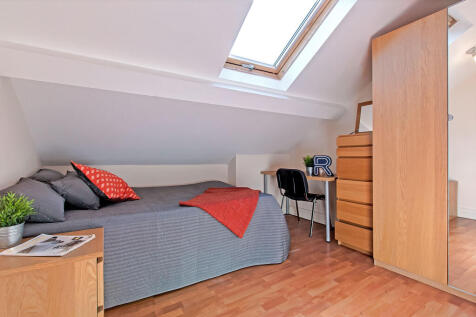Fully Furnished Attic Bedroom