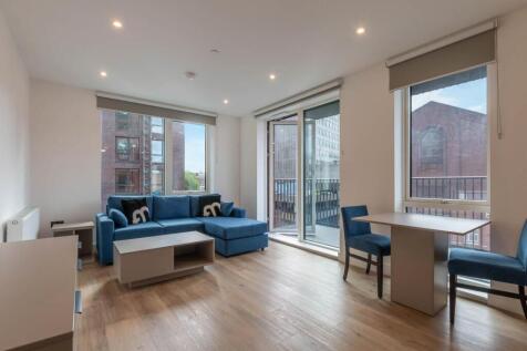 Lounge/Dining Area