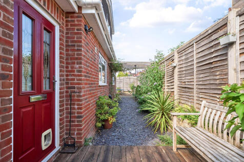 1329829-3-6887a33...