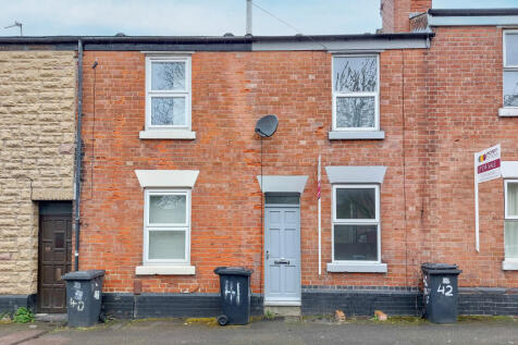 2-bed terraced on Strutt Street, Derby, Derbyshire, £825/mo