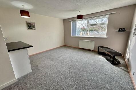 Lounge dining roo...