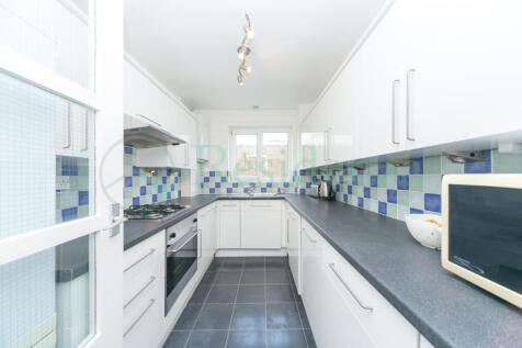 2 Bedroom Top Floor Apartment for Sale in Wimbled
