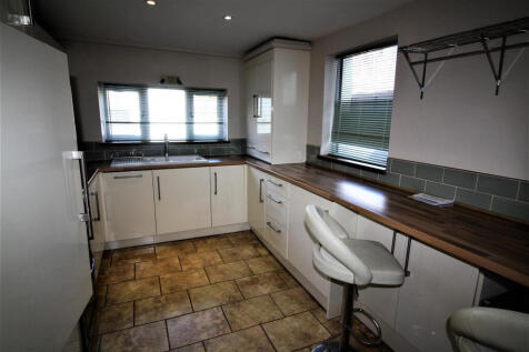 5-bed house on Bowerham Road, Lancaster, £2,665/mo